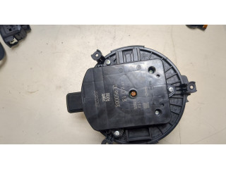 Моторчик печки  Cadillac XT5 2016-2019        