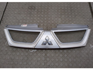 Решетка радиатора Mitsubishi Outlander XL 2006-2012