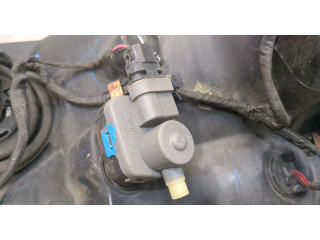 Фара передняя  Infiniti QX56 2004-2010 левая 