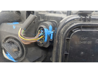 Фара передняя  Audi A6 (C6) 2004-2011 правая 