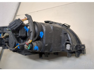 Фара передняя  Volvo V70 2001-2008 левая 