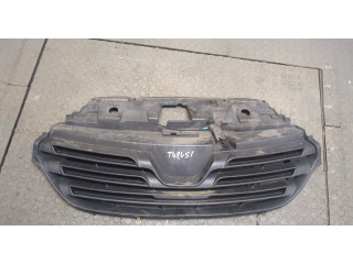 Решетка радиатора  Renault Trafic 2014-2021          