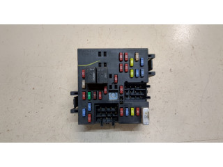 Блок предохранителей Hummer H2 15058033