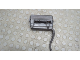 Блок реле  Toyota Avensis 2 2003-2008         