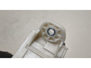 Блок предохранителей  Lexus IS 2005-2016      8273053050   