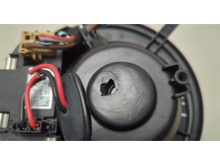 Моторчик печки Skoda Yeti 2009-2018 3C0907521F 3C0907521F