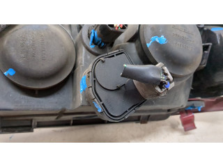 Фара передняя Toyota Avensis 1 1997-2003 правая