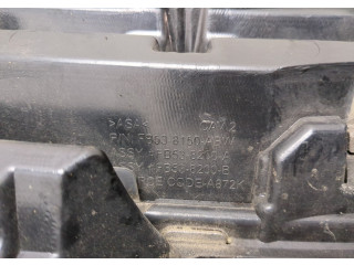 Решетка радиатора  Ford Explorer 2015-2019          FB5Z8200AC