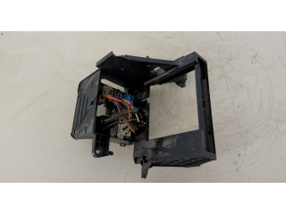 Блок реле Volkswagen Caddy 2010-2015