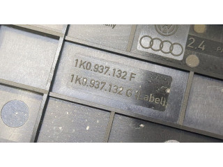 Крышка блока предохранителей Skoda Octavia (A5) 2008-2013 1.6