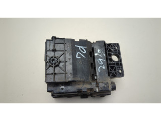 Блок предохранителей  Infiniti QX56 2004-2010      243827S110   