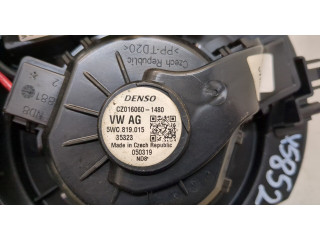 Моторчик печки Skoda Octavia (A7) 2017-2021