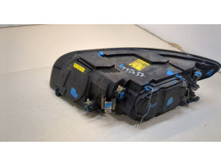 Фара передняя Volvo S40 2004- правая