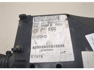 Блок предохранителей  Ford Focus 2 2005-2008      6M5T14K733ECC   