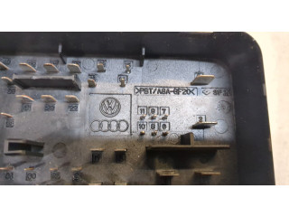 Блок предохранителей  Volkswagen Passat 7 2010-2015 Европа         