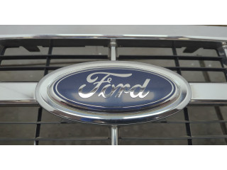 Решетка радиатора  Ford Escape 2007-2012          