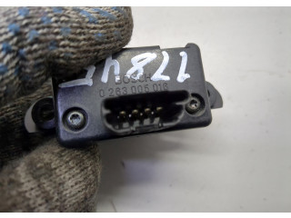 Дисплей бортового компьютера  Cadillac Escalade 2 2001-2006 15766504       