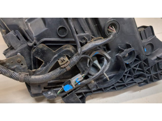 Фара передняя Lexus IS 2005-2013 левая