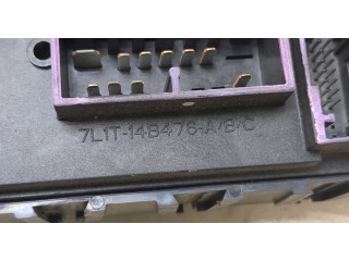 Блок предохранителей  Lincoln Navigator 2006-2014         