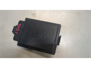 Крышка блока предохранителей Jaguar XE 2015-