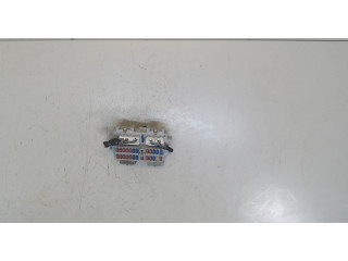 Блок предохранителей Infiniti QX56 2004-2010 243507S200 5.6