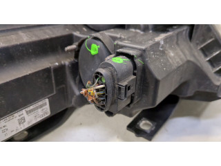 Фара передняя Audi Q3 2011-2014 правая