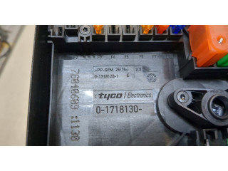 Блок предохранителей Volkswagen Caddy 2004-2010 096470238e 2