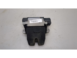 Замок багажника  Volvo V50 2004-2012       