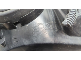 Фара передняя Nissan Pathfinder 2004-2014 левая