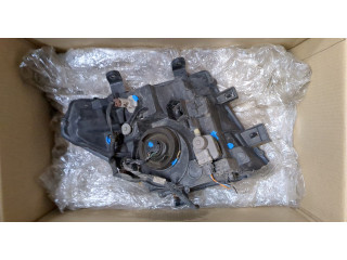Фара передняя Nissan Pathfinder 2004-2014 левая