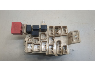 Блок предохранителей Toyota Sequoia 2000-2008