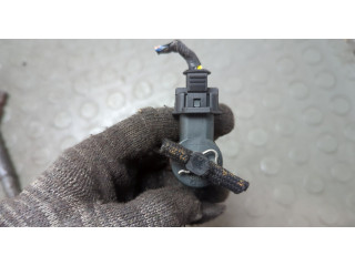 Форсунка топливная  Jeep Liberty 2001-2007    5066820AA, 0445110059     