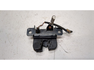 Замок багажника  Volkswagen Golf 4 1997-2005       