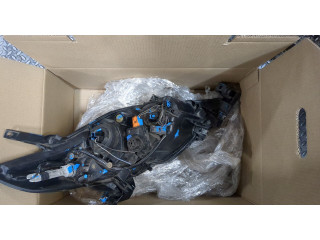 Фара передняя  Mazda 5 (CR) 2005-2010 левая 