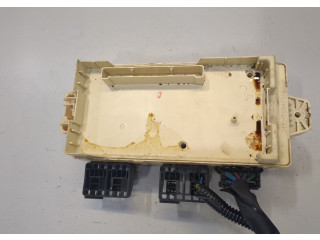 Блок предохранителей Mitsubishi Pajero / Montero 2000-2006 3.5