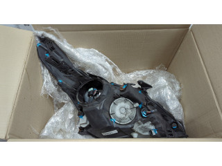 Фара передняя  Toyota Avensis 3 2008-2018 левая 