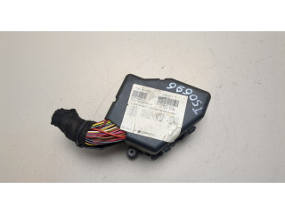 Блок предохранителей Volkswagen Golf 4 1997-2005 8D1941824