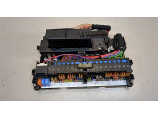 Блок предохранителей  BMW X3 E83 2004-2010      8364540   