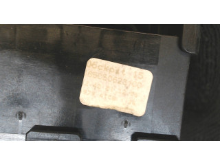 Блок предохранителей Volkswagen Transporter 5 2003-2009 7H0937617 2.5