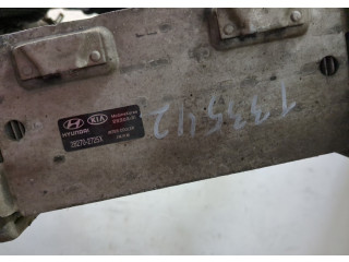 Интеркулер  KIA Sportage 2004-2010 2.0  2827027251    