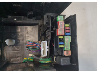 Блок предохранителей Infiniti QX56 2004-2010 243827s110 5.6