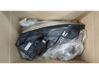 Фара передняя Audi Q3 2011-2018 левая