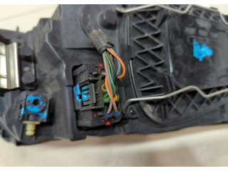 Фара передняя Volvo S40 2004- левая