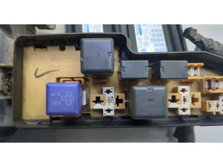 Блок предохранителей Toyota Sequoia 2000-2008