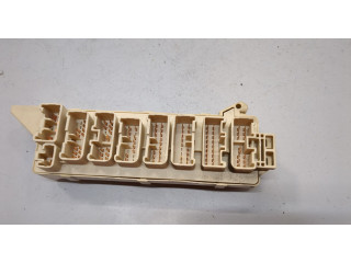 Блок предохранителей Mazda MPV 1999-2006