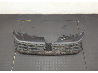 Решетка радиатора  Volkswagen Passat 7 2010-2015 Европа          