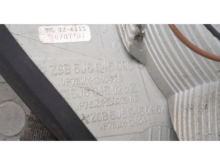 Задний фонарь 5J6945112A