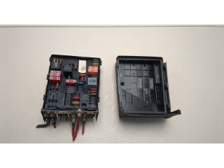 Блок предохранителей Volkswagen Golf 5 2003-2009 1K0937124K