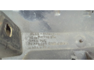 Решетка радиатора  Ford Escape 2007-2012          