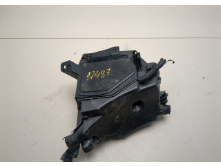 Блок предохранителей  Toyota Highlander 2 2007-2013         